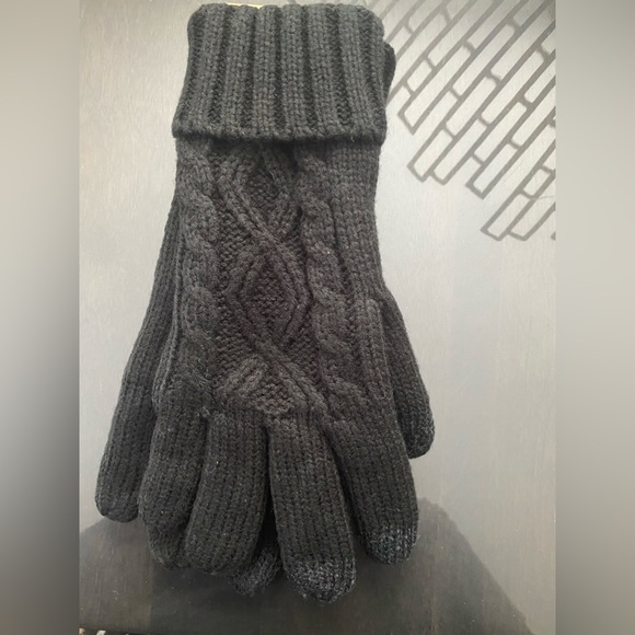 C.C Exclusives infinity scarf, and smart tip gloves set - Picture 12 of 13
